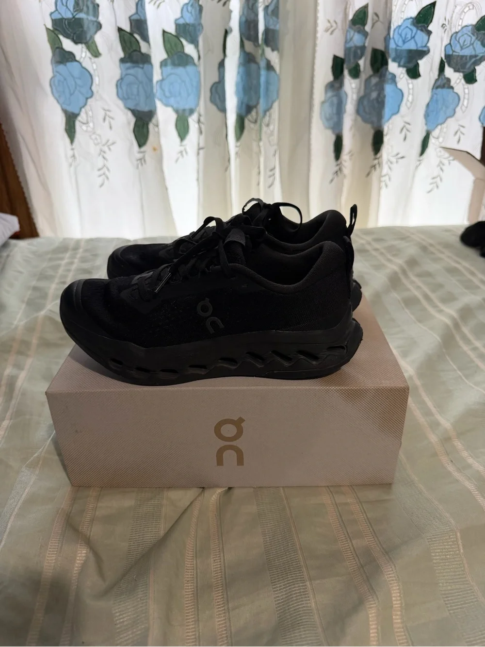 Cloud nova x Black Womens Athletic Running Sneakers